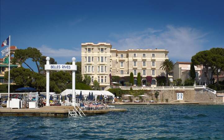 Vue générale des Belles Rives, un hôtel de légende de la Riviera