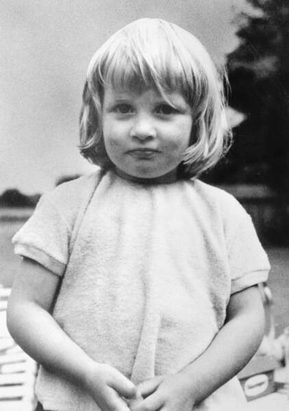 Lady Diana à l'âge de 3 ans dans les jardins de Sandringham