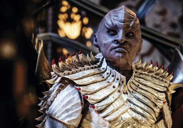 Mary Chieffo, grimée en Klingon dans la série Star Trek Discovery