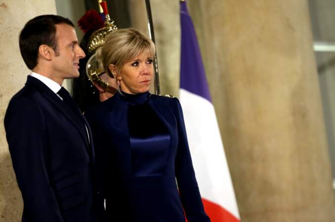 Brigitte Macron, sublime en robe bleu nuit à l'Elysée le 23 janvier 2019 avec Emmanuel Macron