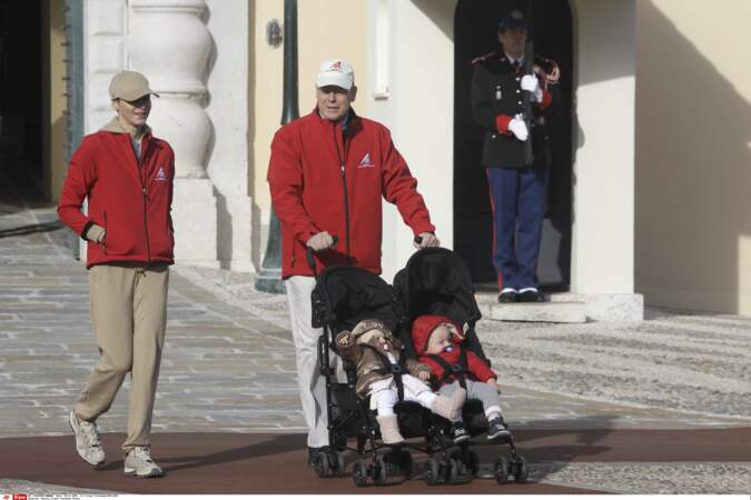 Le prince Albert de Monaco et Charlène avec leurs jumeaux