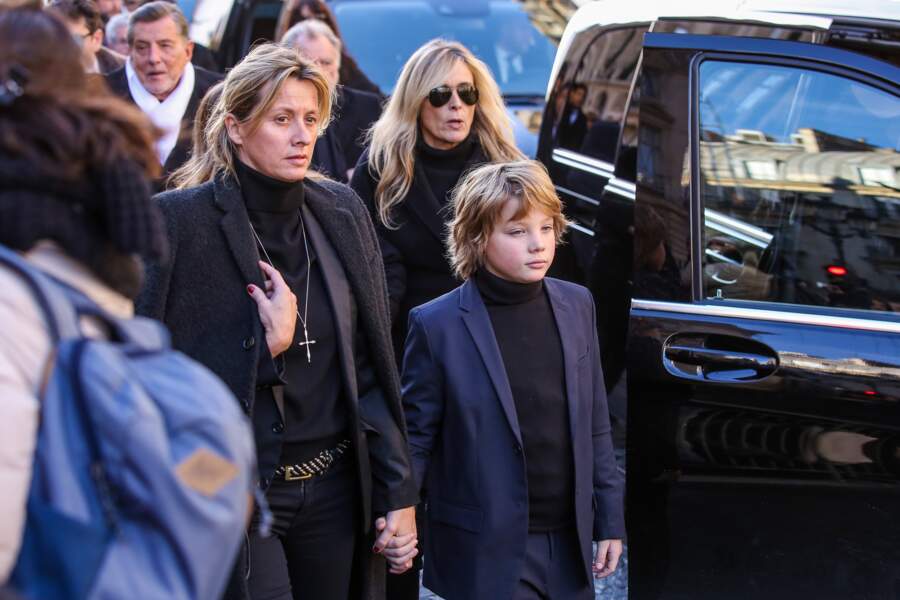 Sarah Lavoine et son fils Milo ont dit au revoir à Johnny Hallyday le 9 décembre