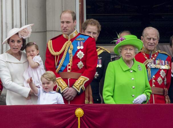 La famille royale d'Angleterre au balcon lors de la cérémonie "Trooping the Colour", le 11 juin 2016