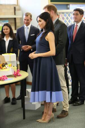 Meghan Markle et le prince Harry visitent un lycée de filles à Sydney le 19 octobre. 