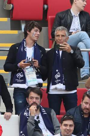 Nagui profite de sa présence en Russie pour prendre en photo l'équipe de France