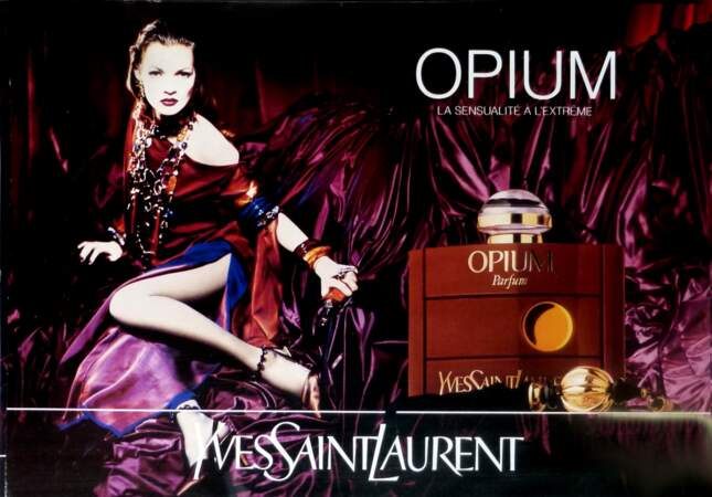 Kate Moss est le visage d'"Opium" de Yves Saint Laurent en 1993 