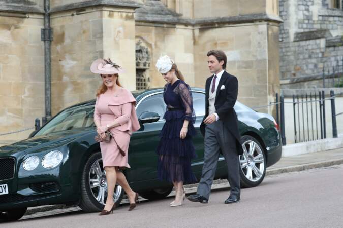 Sarah Ferguson et le prince Andrew sont arrivés avec leur fille Beatrice d'York et son fiancé Edoardo Mapelli Mozzi