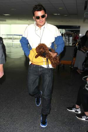 Orlando Bloom et son chien à l'aéroport de Los Angeles, le 15 juin 2017