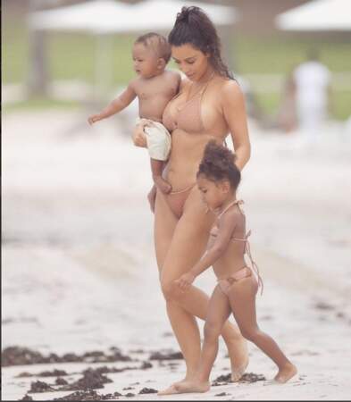 Kim Kardashian célèbre ses enfants North West et Saint
