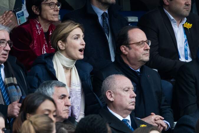 François Hollande et sa compagne Julie Gayet devant le match France-Angleterre