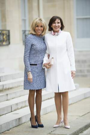 Brigitte Macron et Carmen Iohannis, la femme du président roumain cette fois en robe blanche très élégante