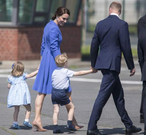 En Pologne aussi, le prince William et la princesse Kate se sont fait volé la vedette par leurs bout de choux