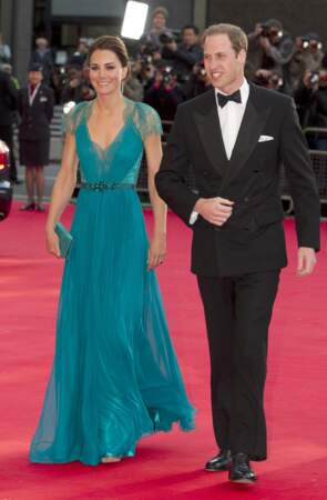Kate et William, un couple glamour qui foule le tapis rouge lors d'un gala au Royal Albert Hall, le 11 mai 2012