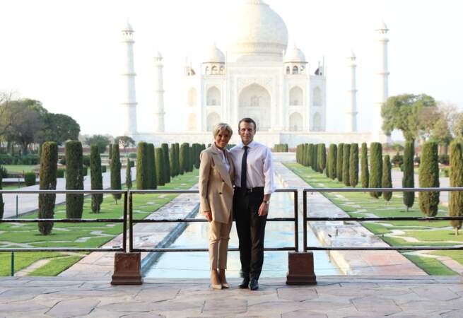 Le président Emmanuel Macron et sa femme Brigitte lors d'une visite privée du Taj Mahal 