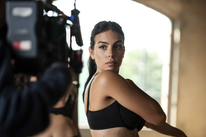 Georgina Rodriguez pose dans une publicité de lingerie