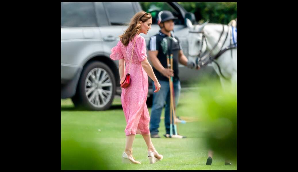 Kate Middleton porte une robe plus décontractée pour un tournoi de polo, le 10 juillet 2019.
