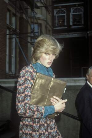 Lady Diana lors de sa visite du Royal Marsden Cancer Hospital, à Sutton, dans le Surrey, le 8 décembre 1982.