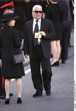 KARL LAGERFELD AUX FUNERAILLES DE LA PRINCESSE DIANA À LONDRES, LE 5 SEPTEMBRE 1997.