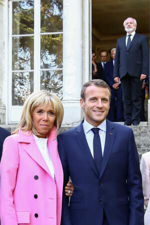 Le couple présidentiel prend la pose devant la villa Viardot à l'occasion des Journées Européennes du Patrimoine.
