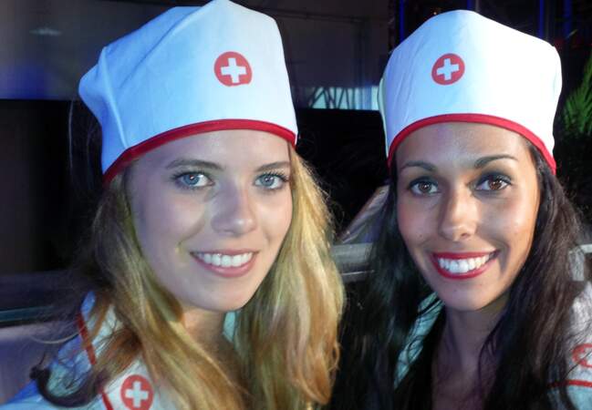 Les hôtesses déguisées en infirmières