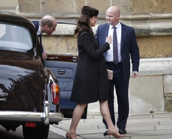 Kate Middleton arrive à la messe organisée à la Chapelle Saint-Georges de Windsor.