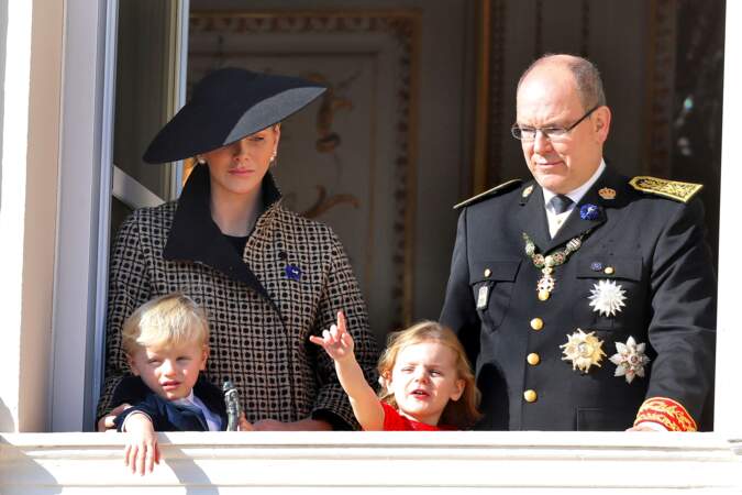 Jacques de Monaco entouré de sa jumelle Gabriella et de leurs parents, Albert II de Monaco et Charlene