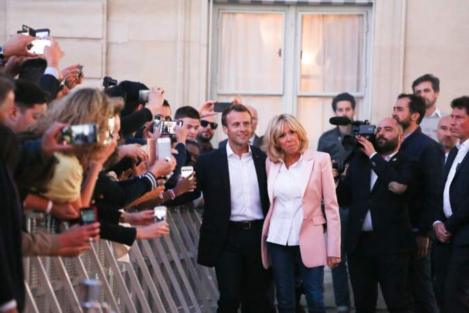 Emmanuel Macron et Brigitte Macron heureux à l'Elysée