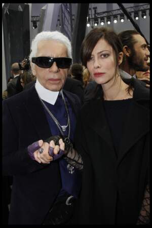 Anna Mouglalis et Karl Lagerfeld au défilé Chanel prêt à porter automne/hiver 2012 à Paris