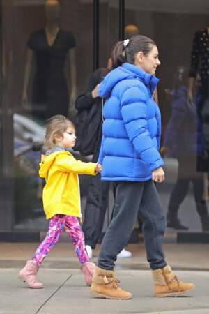 Mila Kunis, adopte la queue de cheval chouchou pour sortir avec ses enfants