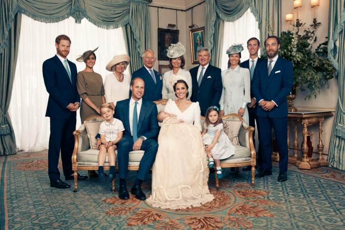 Carole Middleton et la famille royale d'Angleterre, lors du baptême de son petit-fils Louis, le 9 juillet 2018