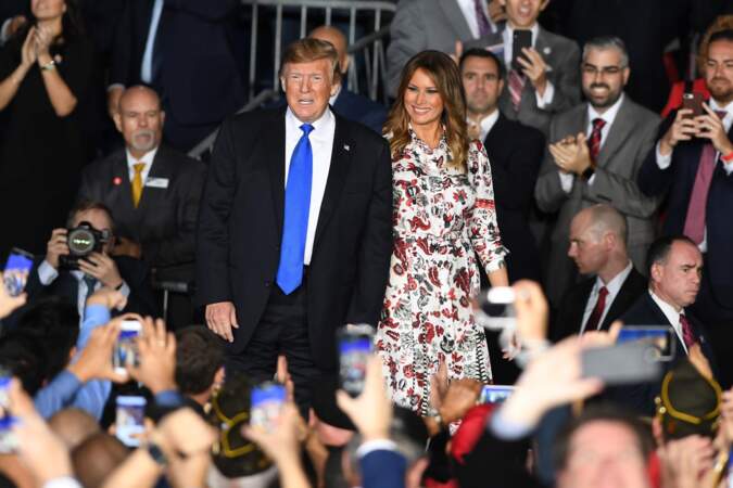 Donald Trump et Melania Trump chic à Miami pour un discours devant le comité vénézuélien