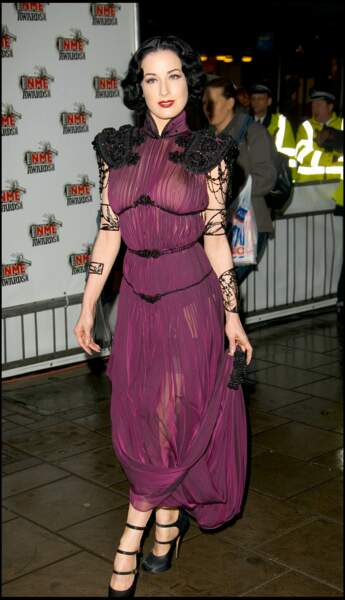 Dita Von Teese à la soirée de NME Awards en 2005
