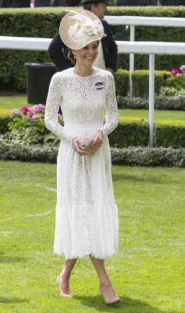 L'autre robe en dentelle blanche de Kate Middleton, lors du Royal Ascot 2016
