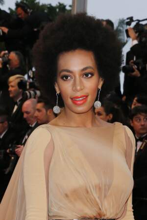 Une afro courte et disciplinées pour Solange Knowles au Festival de Cannes en 2013