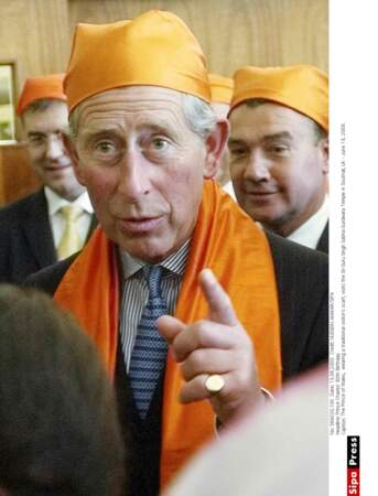 Le Prince Charles visite un temple Indien en Angleterre en 2003