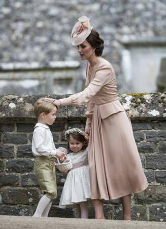Kate et ses enfants George et Charlotte lors du mariage de Pippa Middleton à Englefield le 20 mai 2017