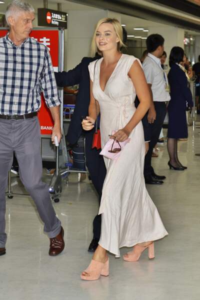 Margot Robbie arrive à l'aéroport de Tokyo le 24 août 2016