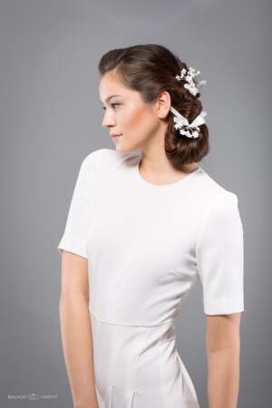 La coiffure de sirène agrémentée de fleurs blanches