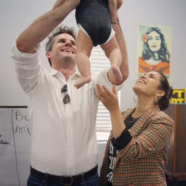 America Ferrera et son mari Ryan Piers Williams avec leur fils Sebastián, né le 29 mai 2019
