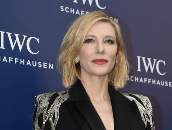 A bientôt 50 ans, Cate Blanchett manie à la perfection les codes du glamour. Et ça passe aussi par son rouge