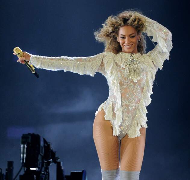 Beyoncé affiche de plus en plus ses longueurs crépues au naturel.