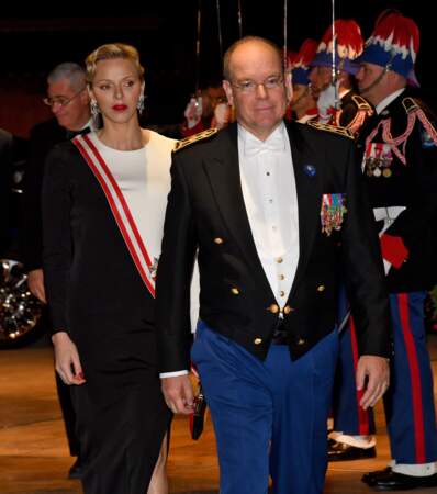 La princesse Charlene, sublime en robe Akris, et le prince Albert II de Monaco