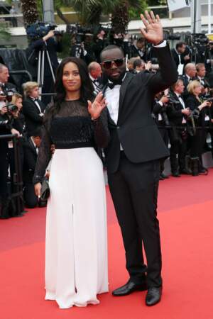 Maitre Gims et sa femme Demdem saluent la foule lors du Festival de Cannes en 2016