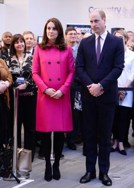 16 janvier 2018 : Kate Middleton et son manteau rose fétiche, porté pour ses trois grossesses