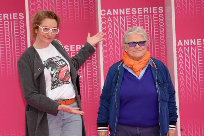 Corinne Masiero et la réalisatrice Josée Dayan lors du festival "Canneseries" à Cannes, le 9 avril 2018