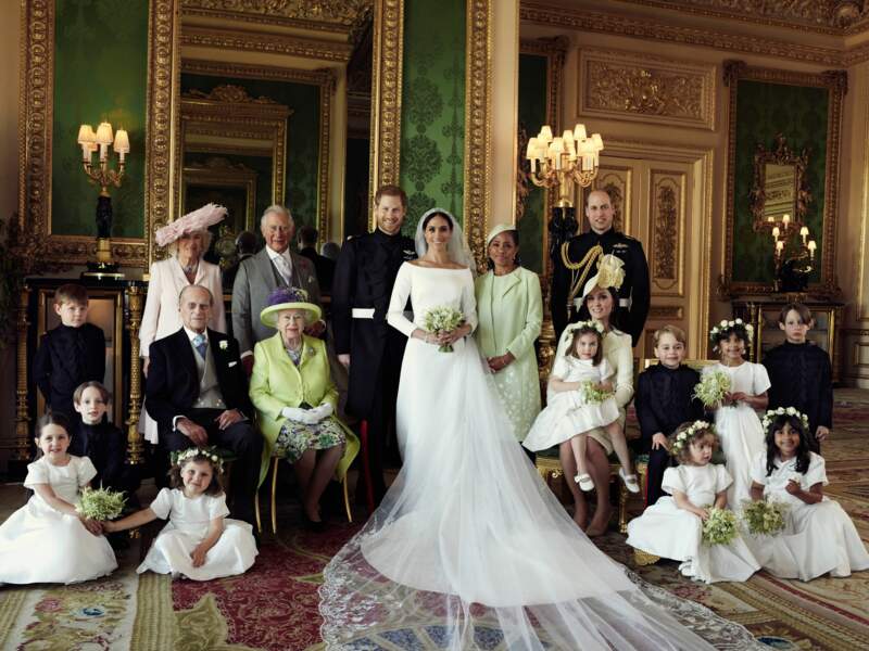 Charles III pose pour la photo officielle du mariage d'Harry et Meghan Markle, le 19 mai 2018 à Windsor