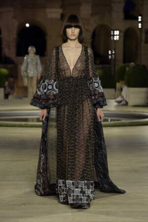 Ce défilé Haute Couture Fendi était le premier sans Karl Lagerfeld. Des tenues oniriques signées Silvia Fendi !