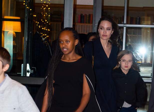 PHOTOS - Angelina Jolie : après son aînée Shiloh, sa fille Vivienne cultive le look boyish