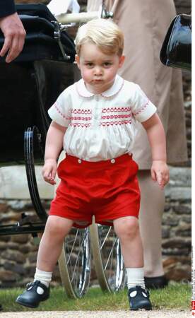 5 juillet 2015 : Prince George et sa chemisette à bandes rouges inspirée de celle de son père William