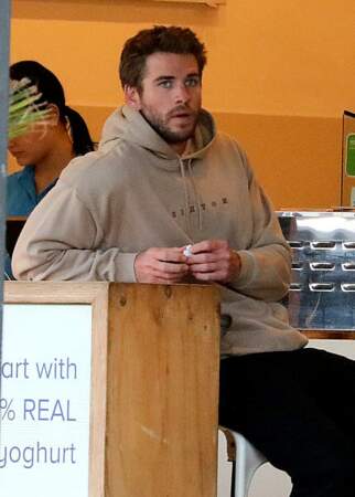 Liam Hemsworth, les yeux dans le vague après sa rupture avec Miley Cyrus